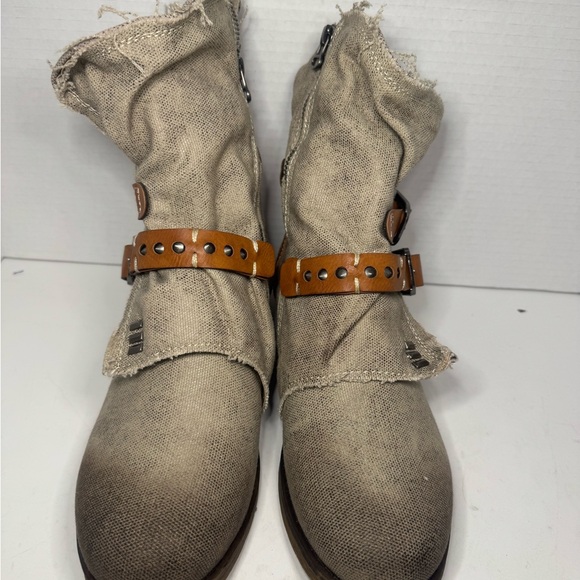 DIRTY LAUNDRY TYCEN CANVAS TAN WOMEN'S SIZE 8 Booth - Picture 4 of 7